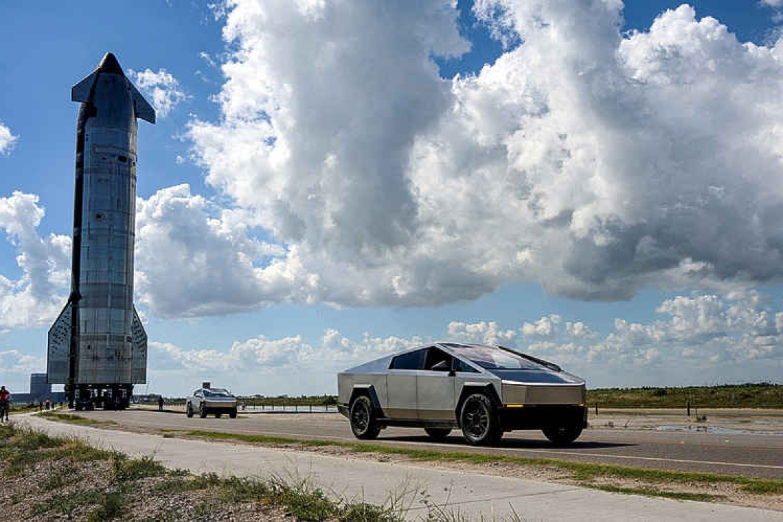 Musk's political baggage clouds prospects for SpaceX-Tesla deal